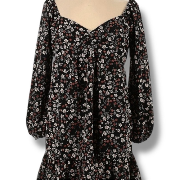{NWOT} LILY ROSE - FLORAL BABYDOLL SMOCKED MINI DRESS - Picture 1 of 6